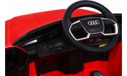 Электромобиль Audi E-Tron Sportback, красный