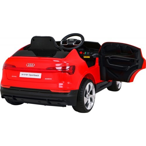 Elektromobilis Audi E-Tron Sportback, sarkans