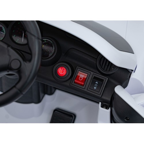 RUF CTR3 White Vehicle