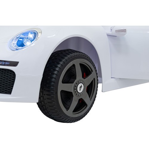 Elektromobilis RUF CTR3, balts