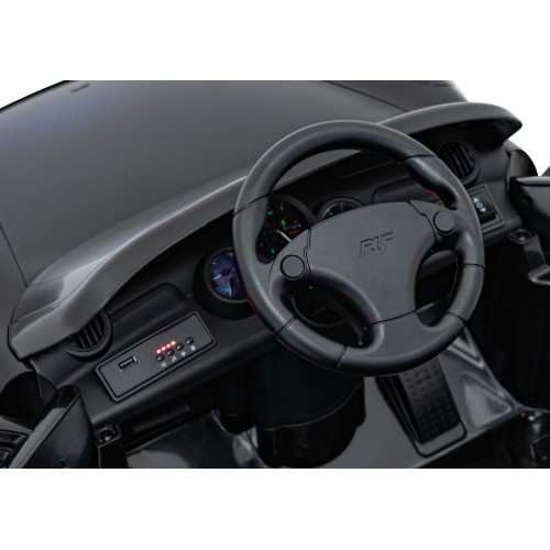 Elektromobilis RUF CTR3, melns