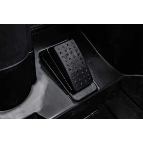 RUF CTR3 Black Vehicle