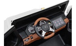 Vehicle Mercedes Benz MAYBACH G650 STRONG White