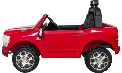 RAM 3500 sarkans elektromobilis