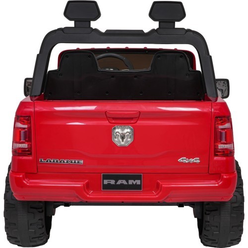 RAM 3500 sarkans elektromobilis