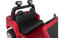 RAM 3500 sarkans elektromobilis