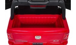 RAM 3500 sarkans elektromobilis