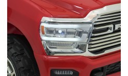 RAM 3500 sarkans elektromobilis