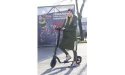 Elektriskais skrejritenis Beaster Scooter BS801B, 700 W, 36 V, 10 Ah, 25,4 cm riteņi, melns