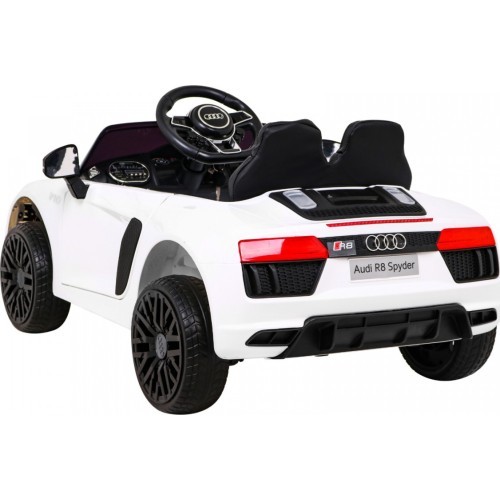 Электромобиль Audi R8, белый