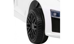 Vehicle Audi R8 White