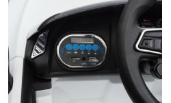 Elektromobilis Audi R8, balts