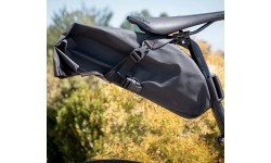 Подседельная сумка FORCE Adventure L // 5 L (черная)