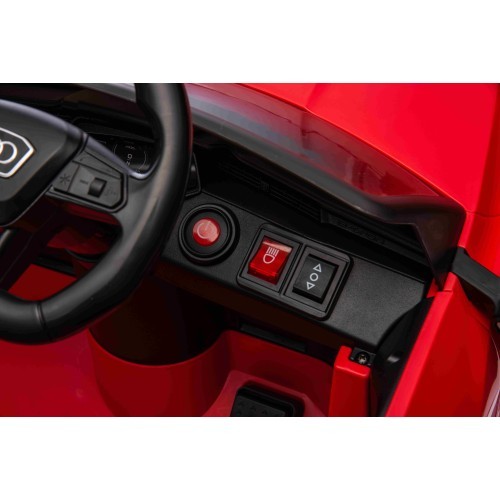 Elektromobilis Audi SQ8 sarkans