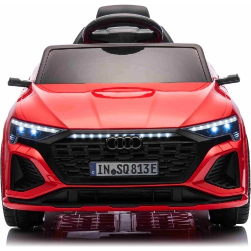 Elektromobilis Audi SQ8 sarkans