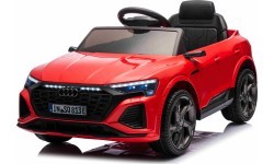 Elektromobilis Audi SQ8 sarkans
