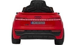 Электромобиль Audi SQ8 красный
