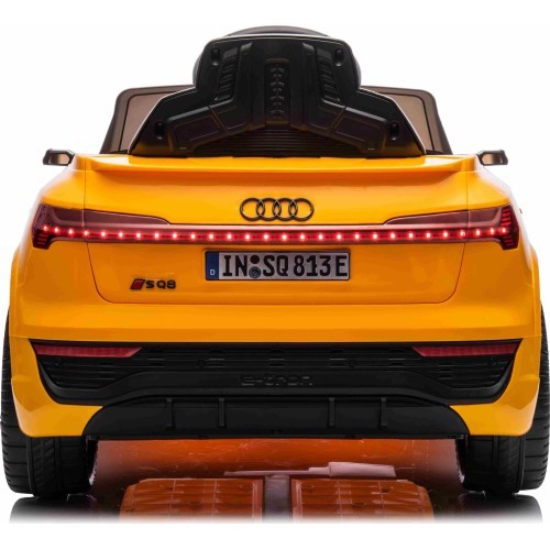 Elektromobilis Audi SQ8, dzeltens