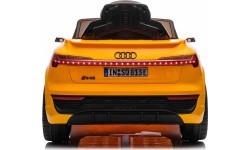 Elektromobilis Audi SQ8, dzeltens