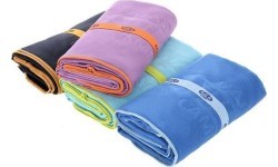 NCR12 PURPLE-RED MICROFIBRE TOWEL 180x100 NILS CAMP