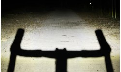 Priekšējais velosipēda lukturis Magicshine EVO 1100