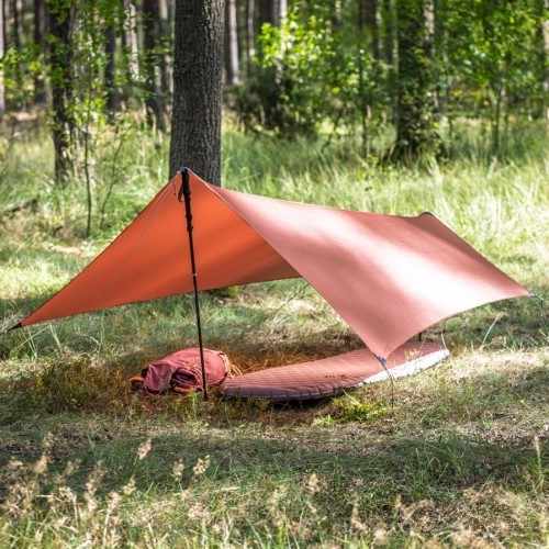 Tents gulēšanai uz zemes Lesovik ZMORA terra rosa