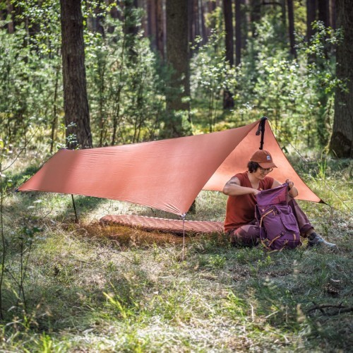 Tents gulēšanai uz zemes Lesovik ZMORA terra rosa