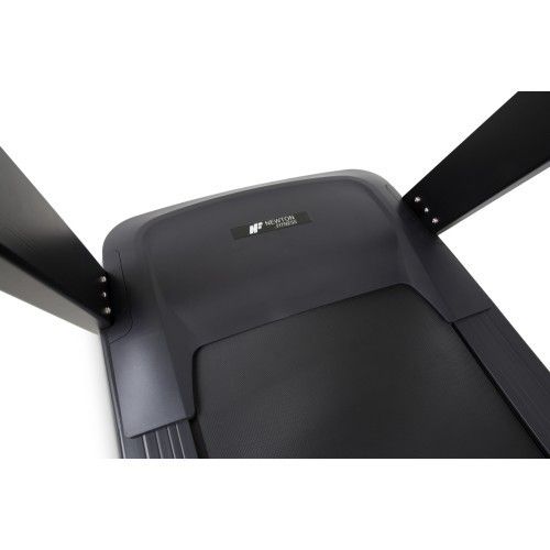 Newton Fitness T7 LED komerciālais skrejceļš Black Series