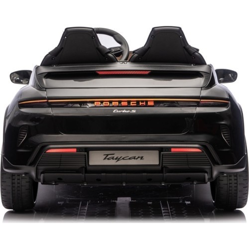 Электромобиль Porsche Taycan Turbo S, черный