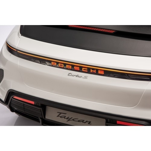 Детский электромобиль Porsche Taycan Turbo S, белый