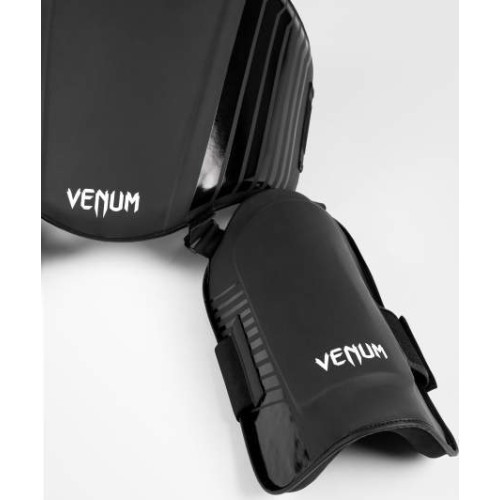 Защита живота и ног Venum Challenger – чёрно-белая