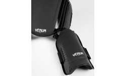 Venum Challenger vēdera un kāju aizsargs – melns/balts