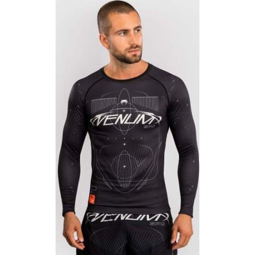 Venum Eclipse rashguard krekls ar garām piedurknēm - melns/ziloņkaula