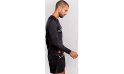 Venum Eclipse rashguard krekls ar garām piedurknēm - melns/ziloņkaula