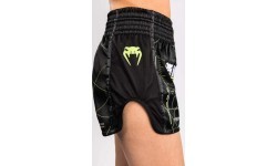 Шорты Venum Training Camp 4.0 Muay Thai – чёрные/неоново-зелёные