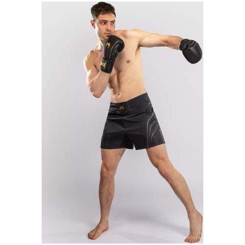Venum Streamline MMA šorti - melni/zelta