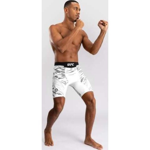 UFC Fusion by Venum Authentic Fight Night vīriešu Vale Tudo šorti, balti