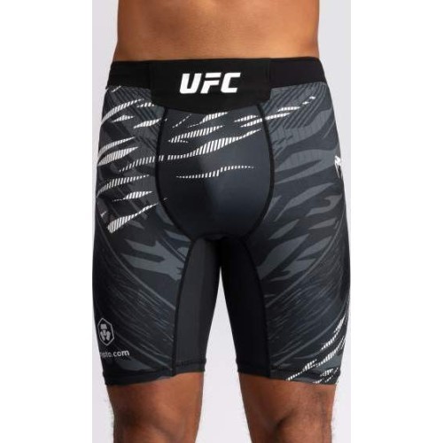 UFC Fusion by Venum Authentic Fight Night vīriešu Vale Tudo šorti, melni