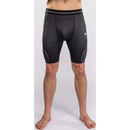 Venum Stealth Vale Tudo šorti, melni/balti