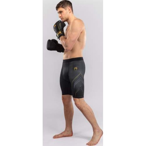 Venum Streamline Vale Tudo šorti – melni/zelta