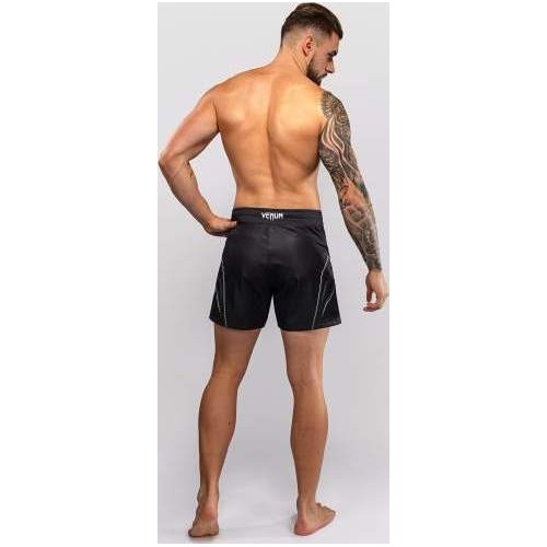 Бойцовские шорты Venum Streamline, черно-белые