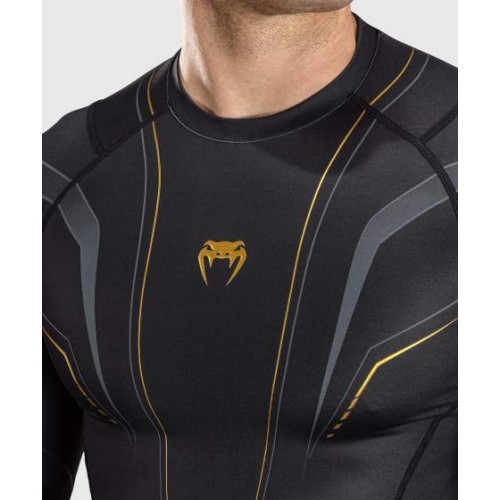 Venum Streamline Long Sleeve Rashguard - Black/Gold