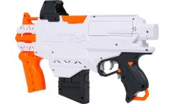 NERF Ultra AMP blasteris ar bultiņām