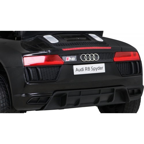 Электромобиль Audi R8, чёрный