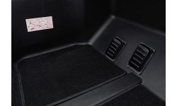 Vehicle Mercedes Benz MAYBACH G650 Red
