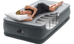 Надувной матрас 191x99 см с насосом одноместный INTEX DELUXE 64412ND