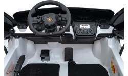 Lamborghini Revuelto XL STRONG White vehicle