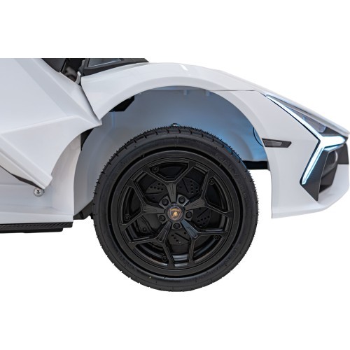 Lamborghini Revuelto XL STRONG White vehicle