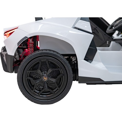Lamborghini Revuelto XL STRONG White vehicle