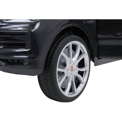 Электромобиль Porsche Cayenne, чёрный